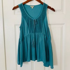 *NEW* EYESHADOW Sleeveless Top